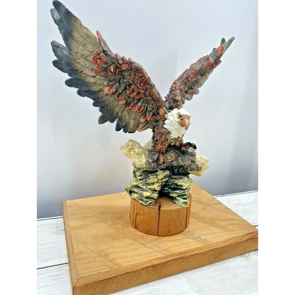American Bald Eagle Mounted Sculpture Statue Resin Bird On Wood Mount Vintage - Picture 12 of 12